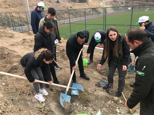 Kaymakamımız Sn.Ali Emre TEKİN,Milli Ağaçlandırma Günü Etkiliği, kapsamında düzenlenen Fidan Dikme Etkinliğine katıldı.